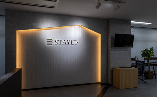 STAYUPさいたま大宮店様 エントランス